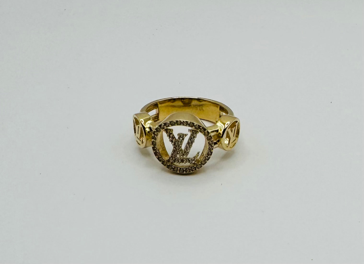 LV Ring