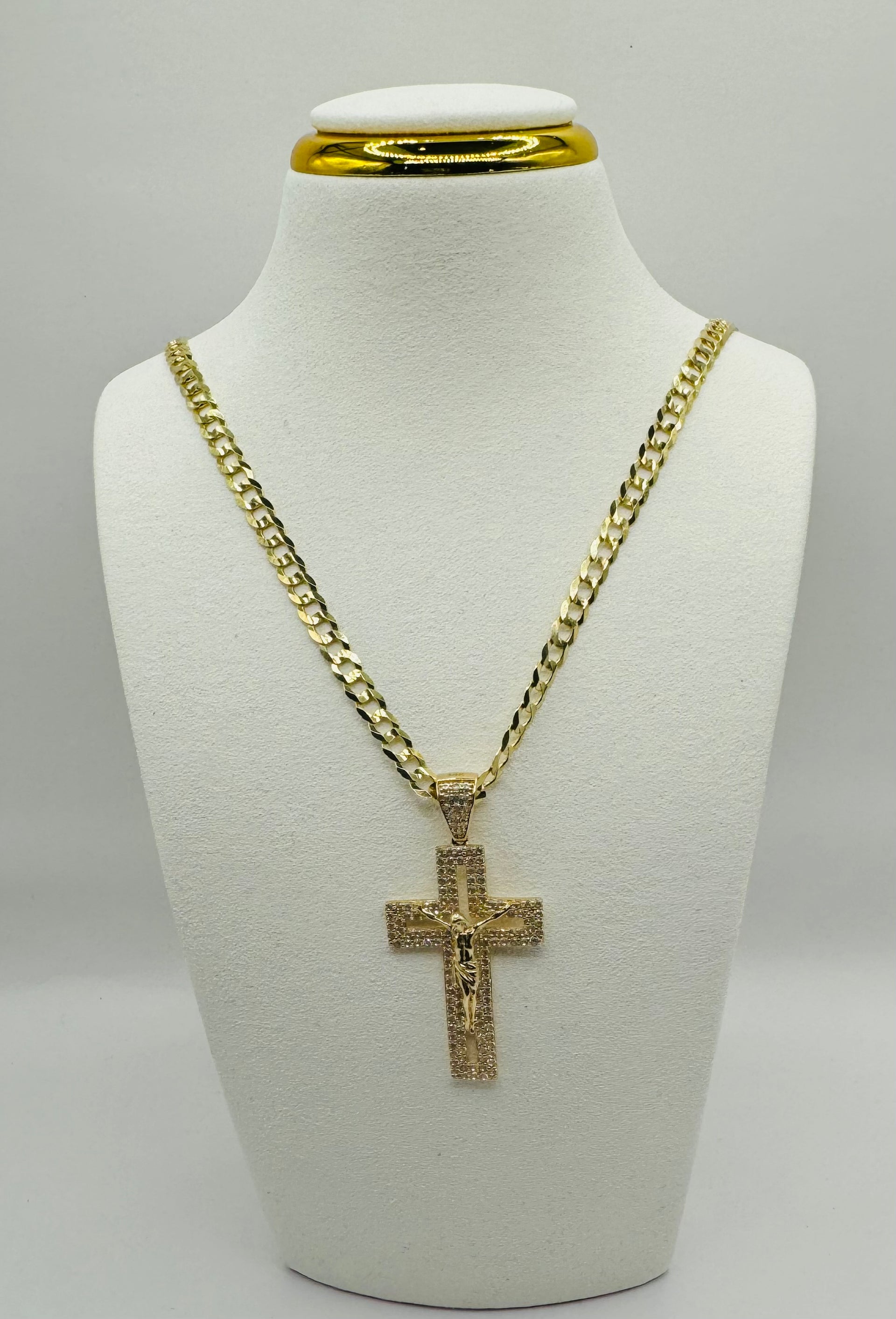 Cuban Chain With Cross