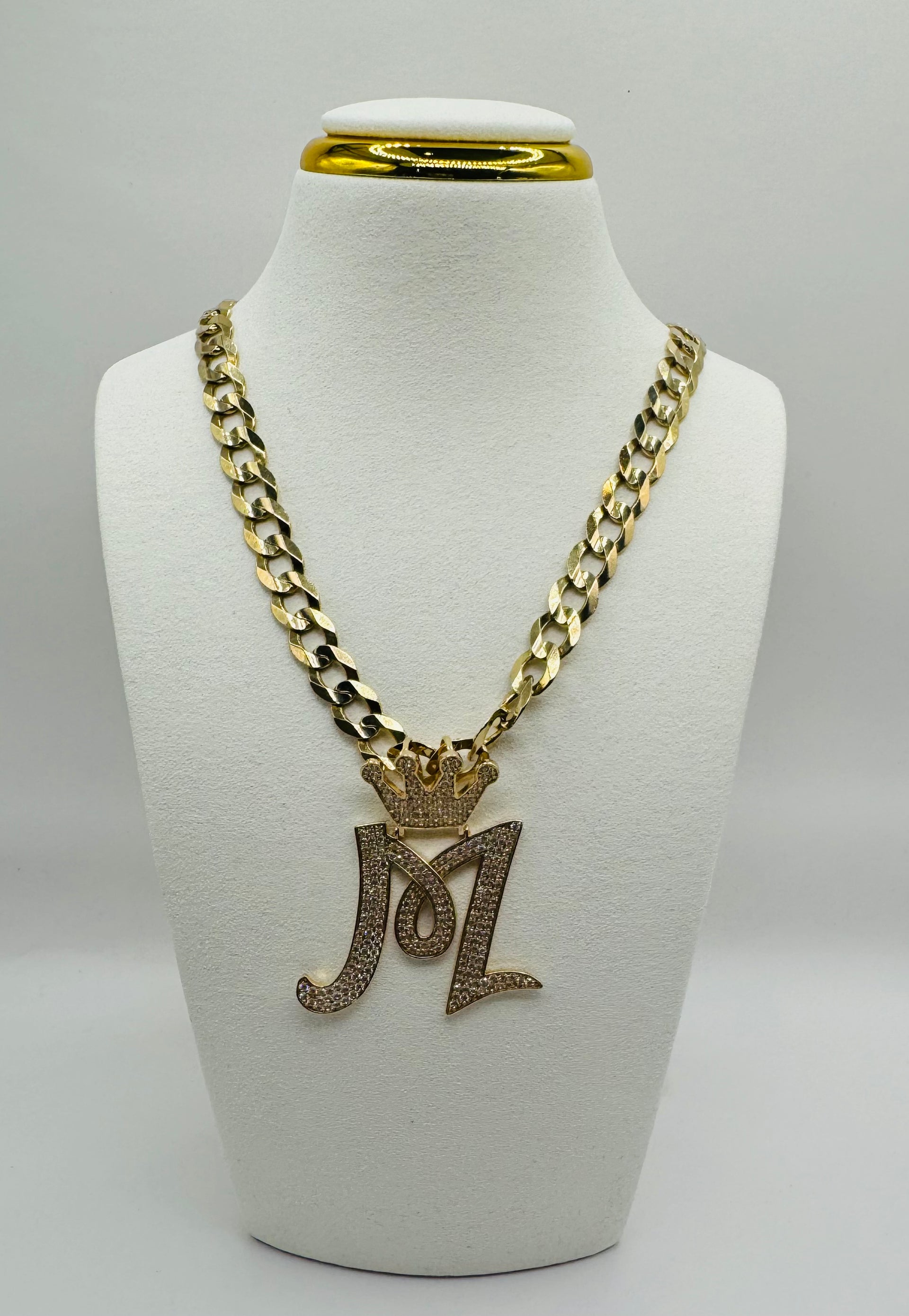 Cuban Chain With Pendant.